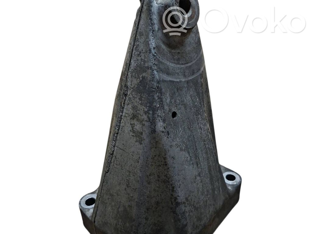 Mercedes-Benz E W211 Engine mounting bracket 