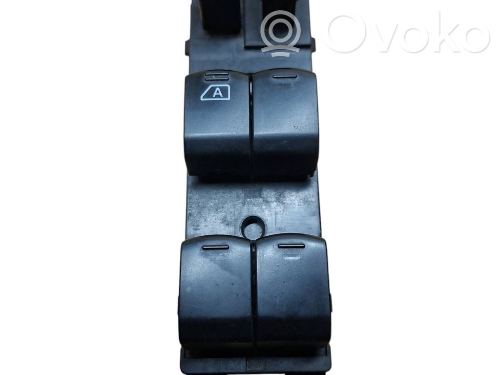 Subaru Forester SH Electric window control switch 