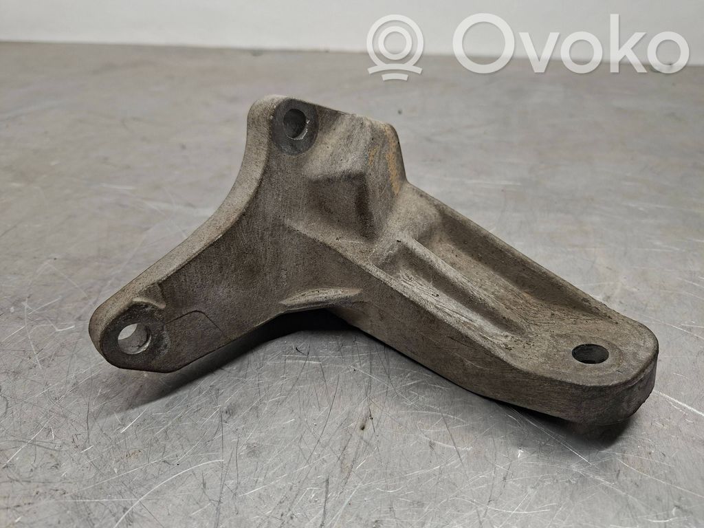 Ford Mondeo MK IV Engine mount bracket 