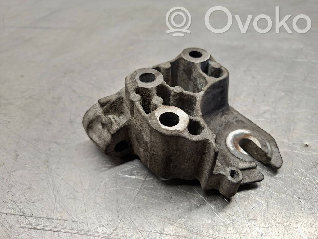 Ford Galaxy Engine mounting bracket 