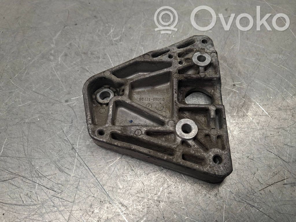 Citroen C1 A/C compressor mount bracket 