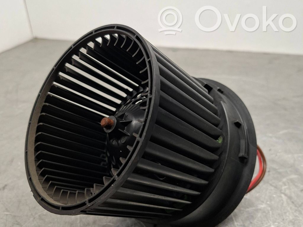Renault Clio IV Mazā radiatora ventilators 
