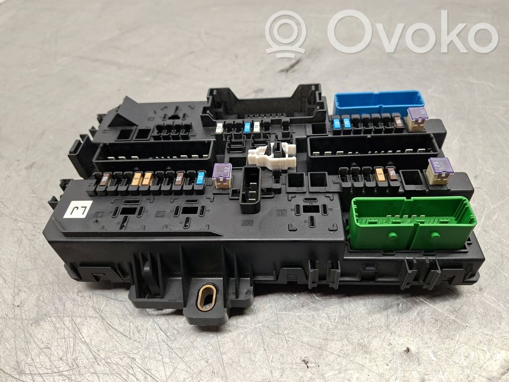 Opel Astra H Fuse module 