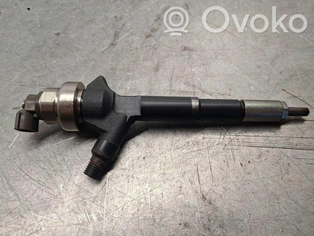 Opel Astra H Inyector de combustible 