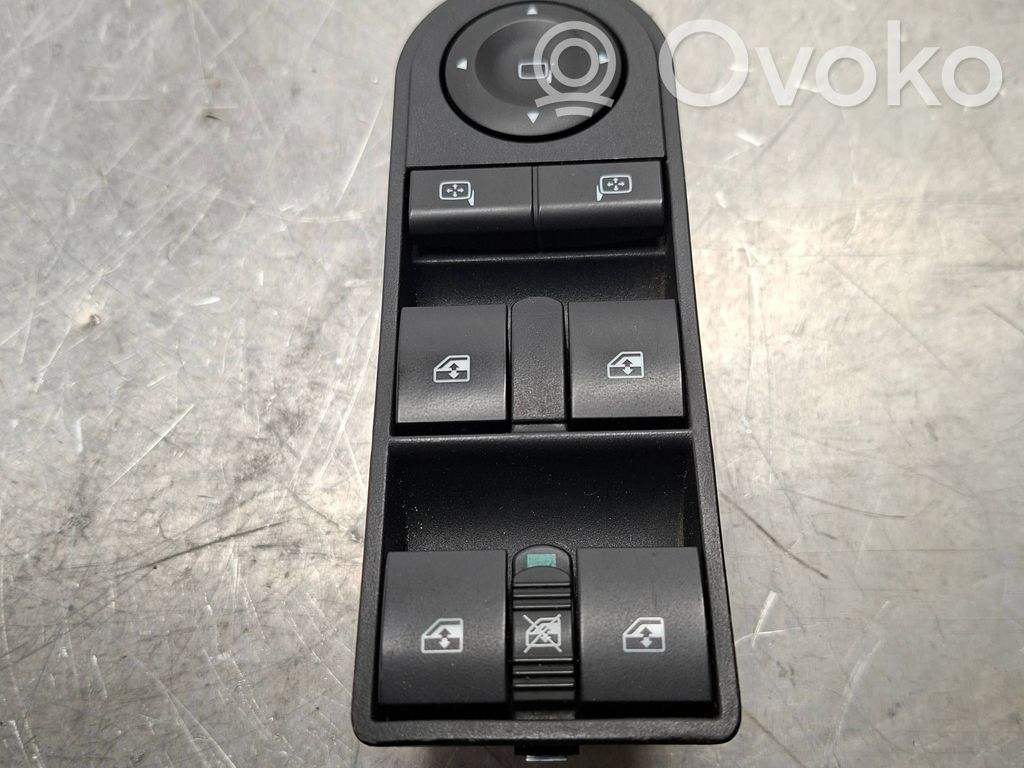 Opel Astra H Interruptor del elevalunas eléctrico 