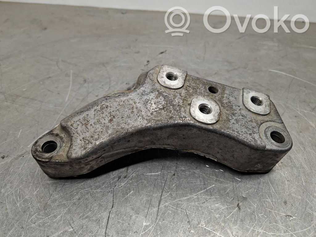 Volkswagen PASSAT B6 Gearbox mounting bracket 