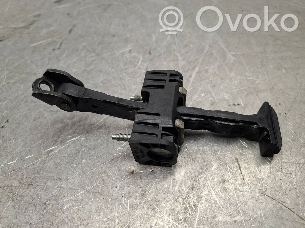 Volvo XC60 Etuoven pidätin 