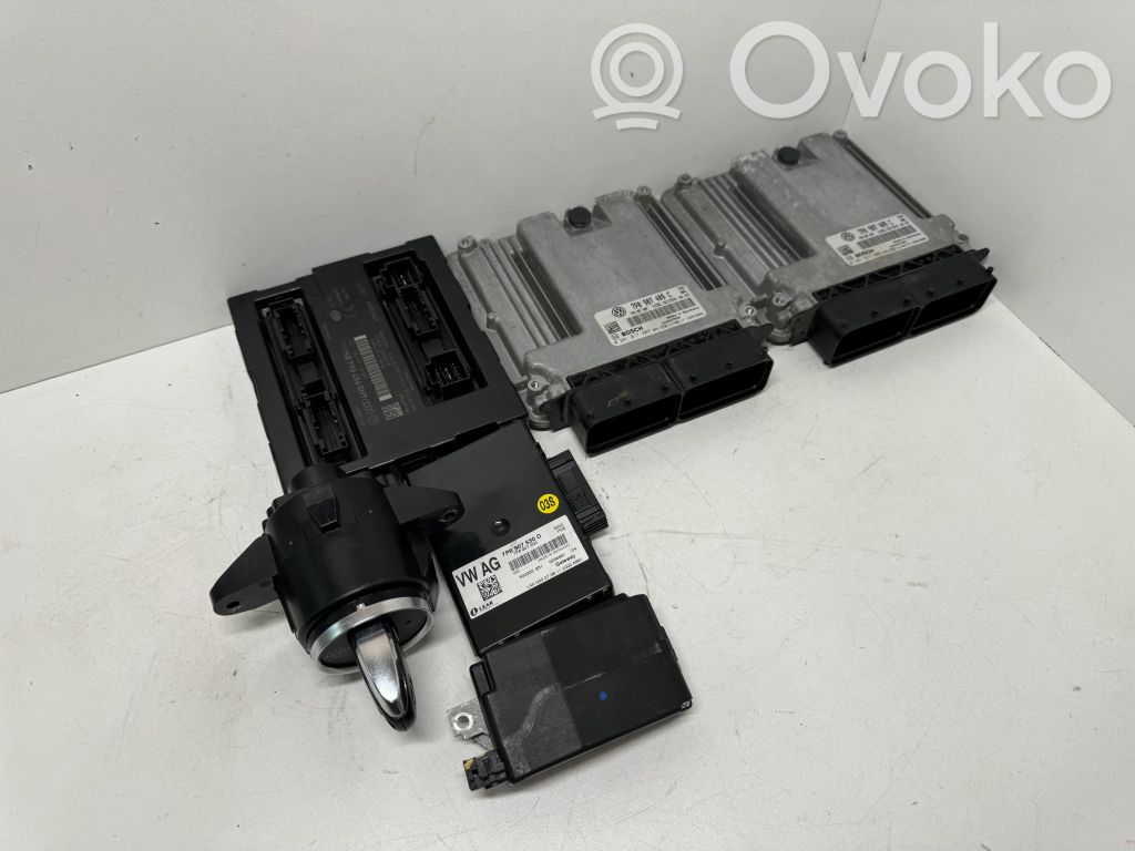 Volkswagen Touareg II Engine ECU kit and lock set 