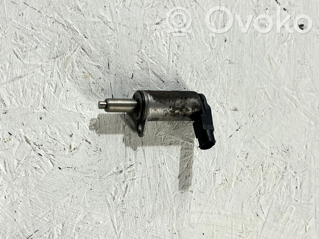 Audi A4 S4 B8 8K Nokka-akselin vanos-ajastusventtiili 