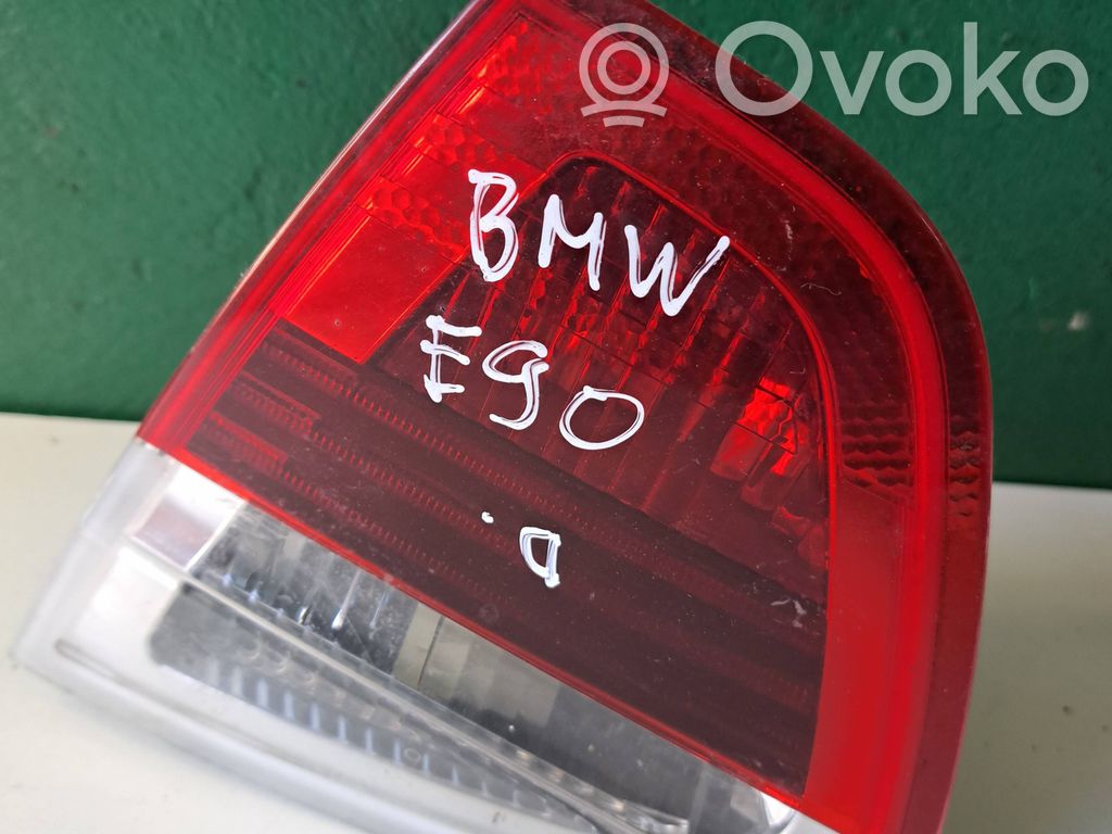 Tailgate rear/tail lights