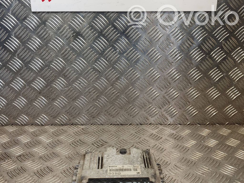 Opel Astra H Engine control unit/module 