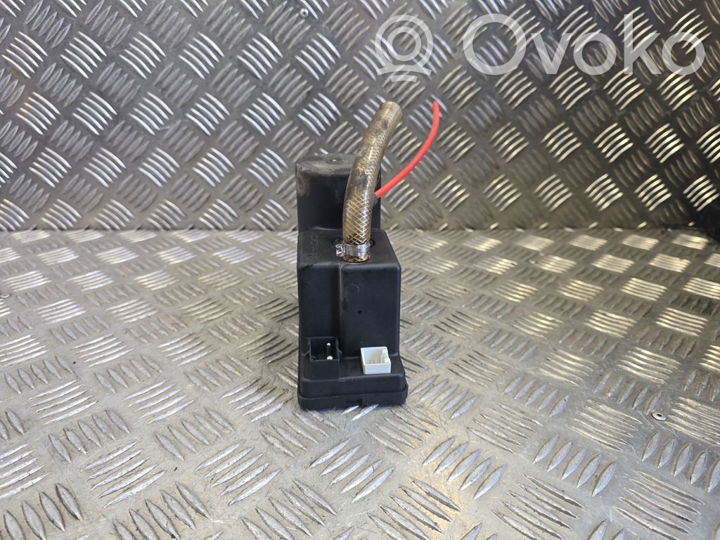 Audi A4 S4 B5 8D Bomba de vacío del bloqueo de puertas 