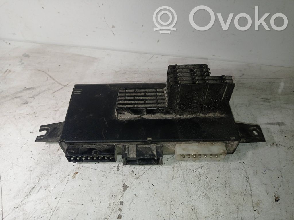 BMW 7 E38 Šviesų modulis 
