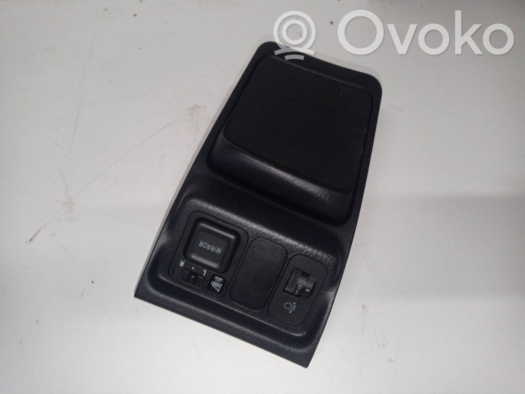 Honda Civic Kita panelės detalė 