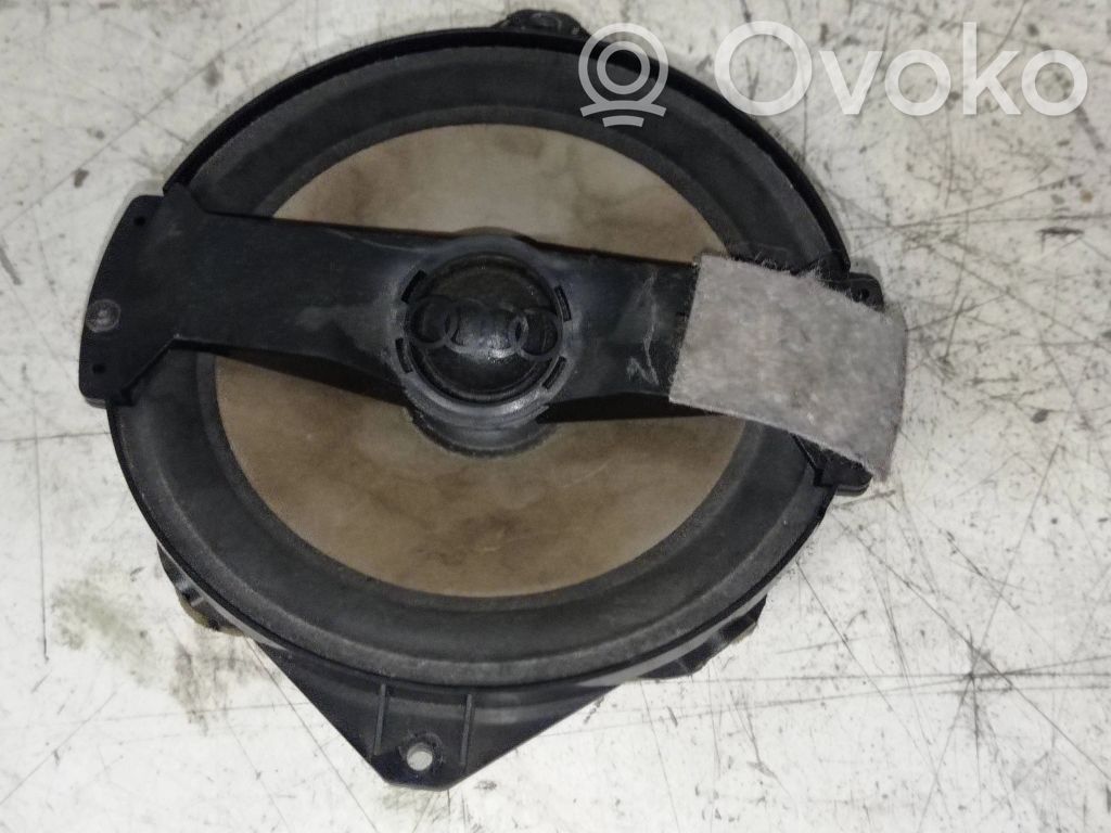 Audi A4 S4 B5 8D Altavoz subwoofer 