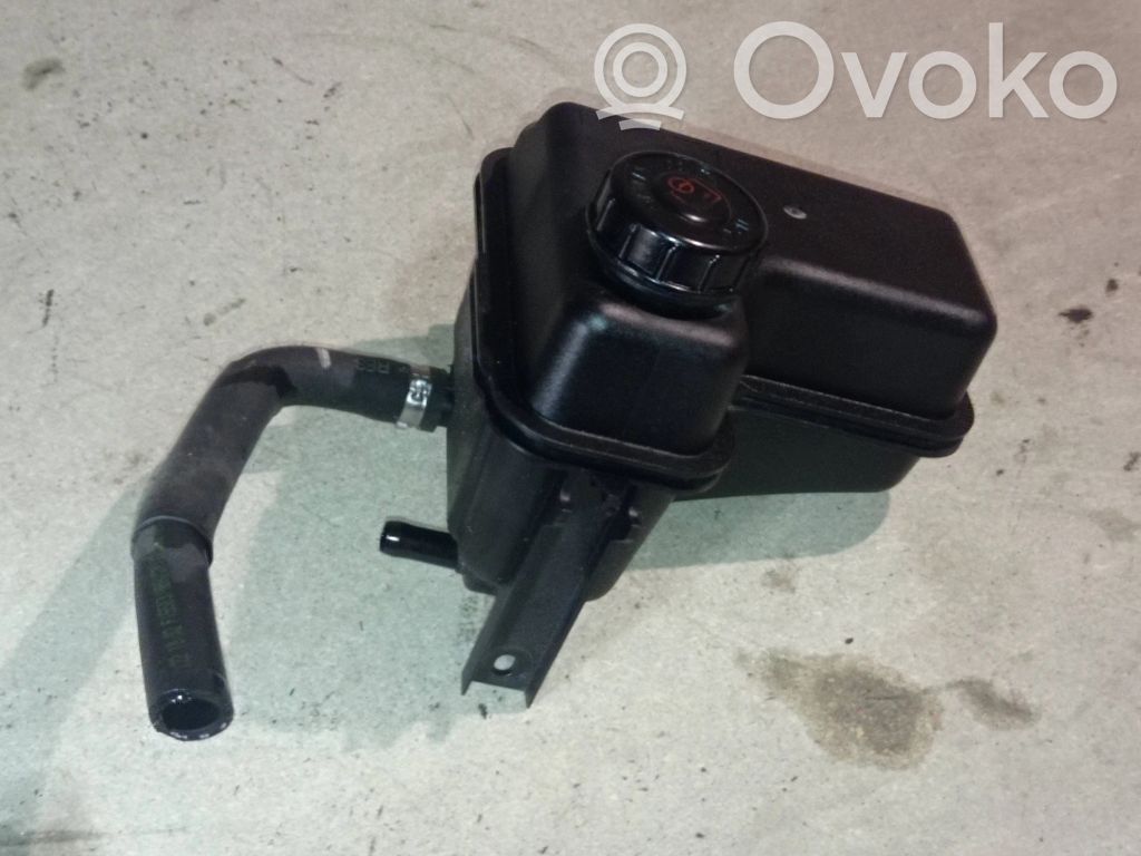 Peugeot 407 Ohjaustehostimen nestesäiliö 