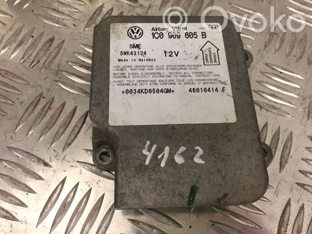 Volkswagen PASSAT B5.5 Unidad de control/módulo del Airbag 