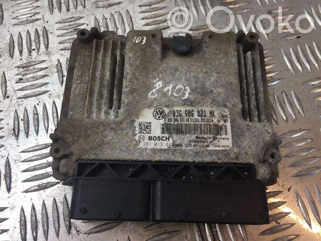 Volkswagen PASSAT B6 Engine control unit/module 