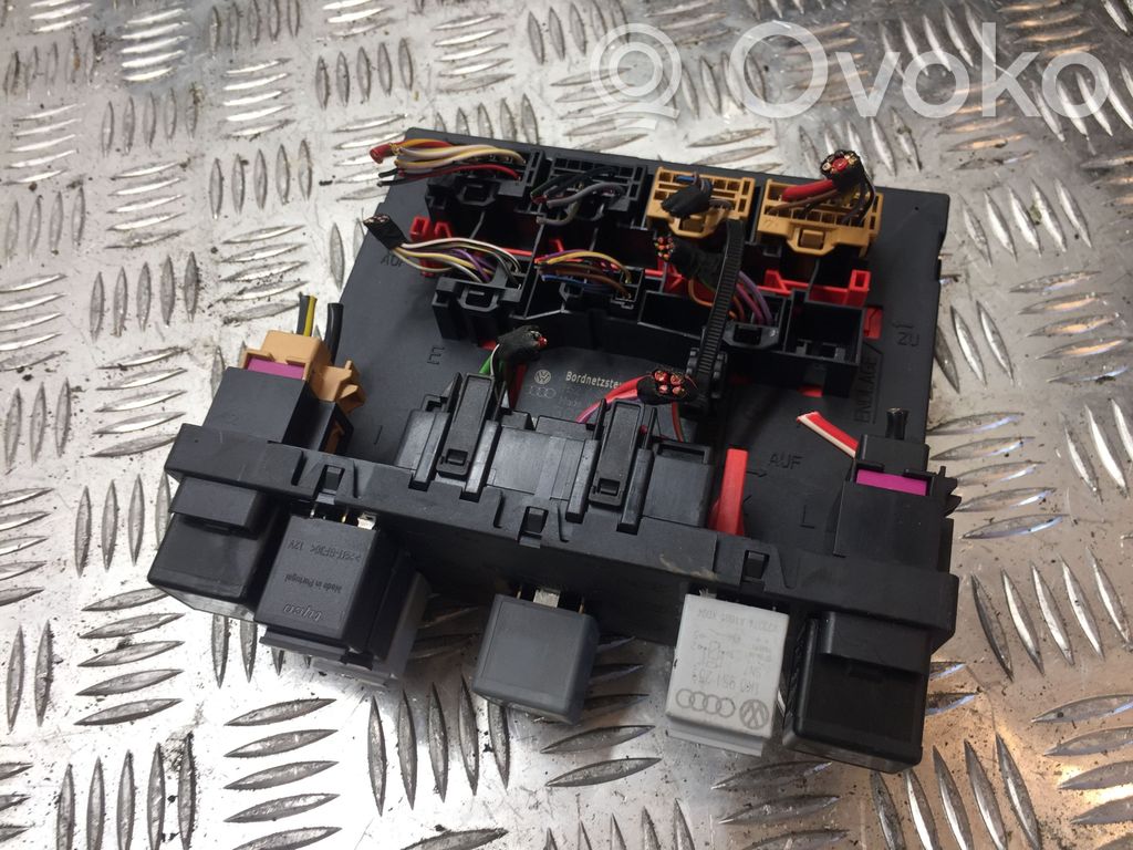 Volkswagen PASSAT B6 Comfort/convenience module 