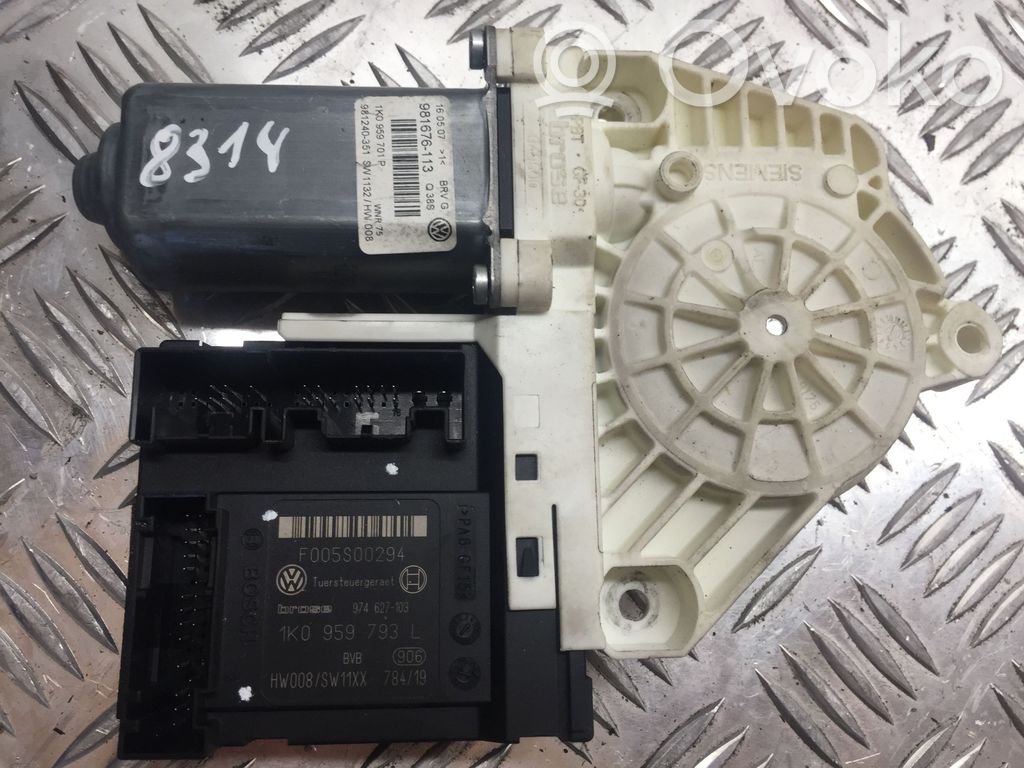 Volkswagen PASSAT B6 Motor del regulador de la ventanilla de la puerta delantera 