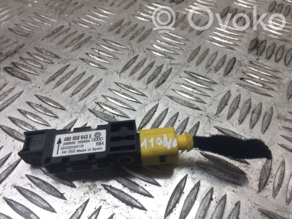 Audi A3 S3 8P Airbag deployment crash/impact sensor 