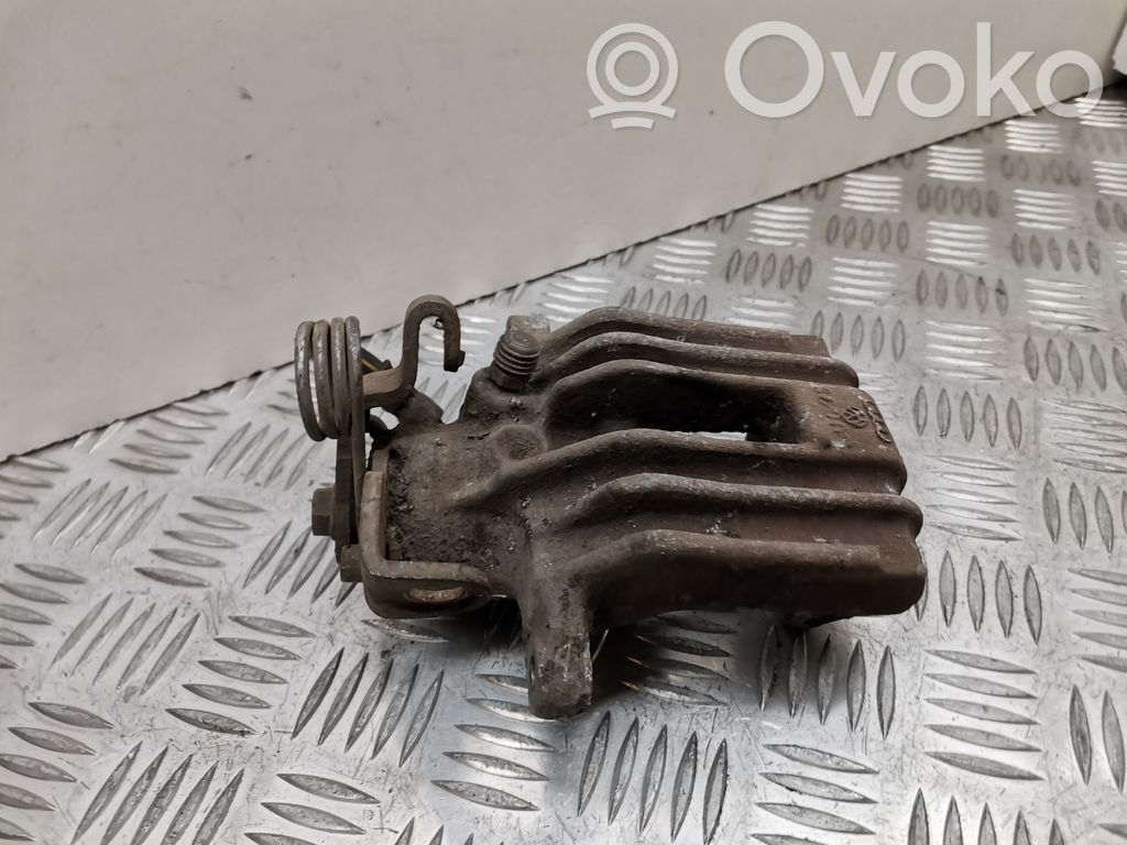 Audi A4 S4 B7 8E 8H Galinis suportas 