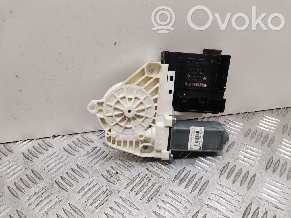 Volkswagen PASSAT B6 Silnik regulatora szyby drzwi przednich 