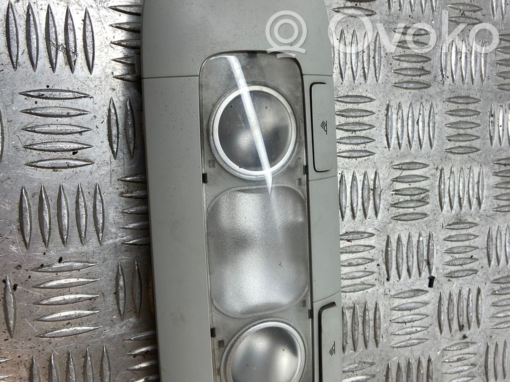 Volkswagen Golf V Luz del asiento trasero 