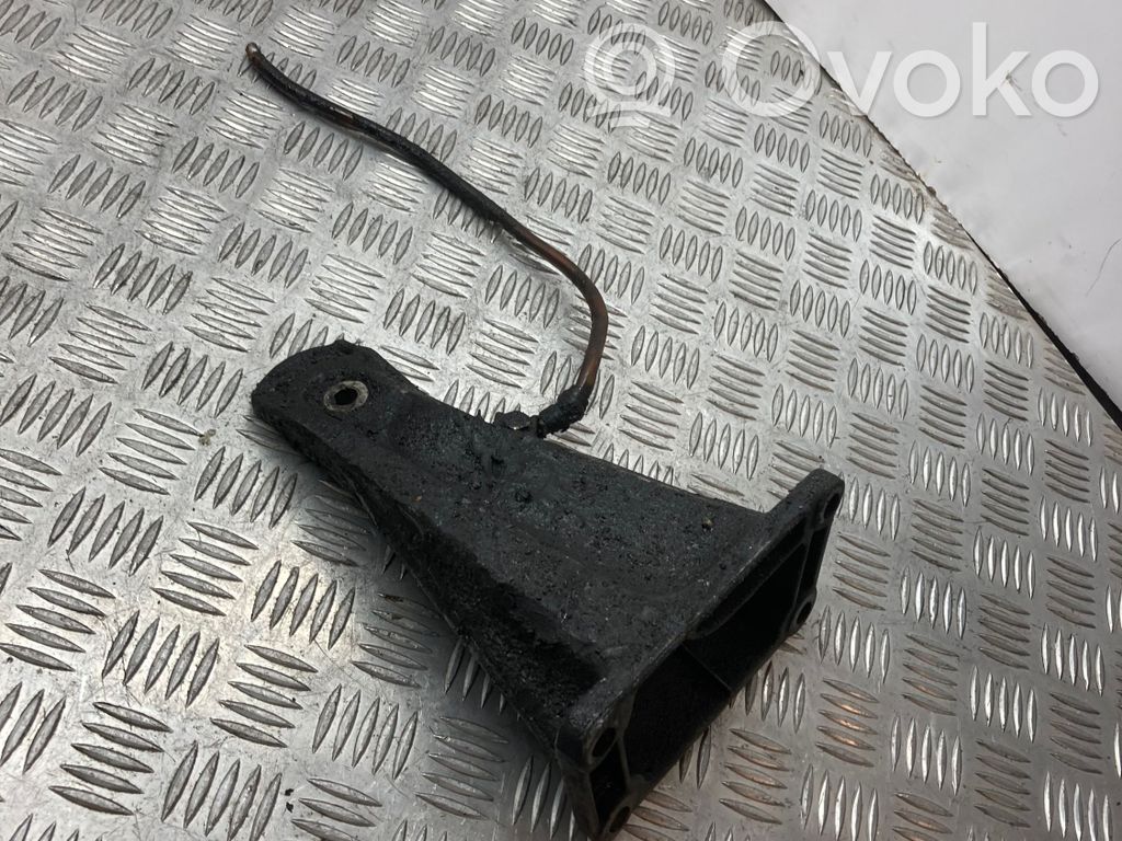 BMW 5 E60 E61 Engine mounting bracket 