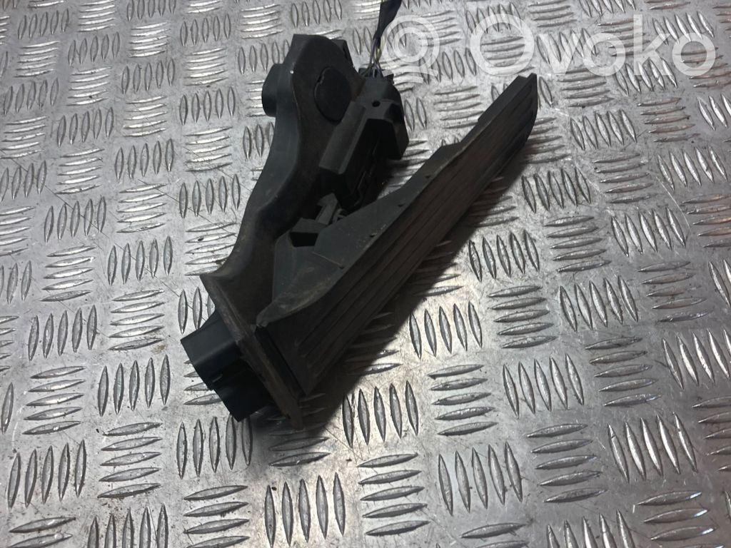Volkswagen PASSAT B6 Accelerator throttle pedal 