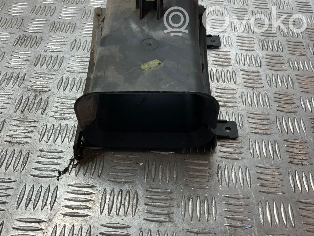BMW 5 E60 E61 Oro paėmimo kanalo detalė (-ės) 