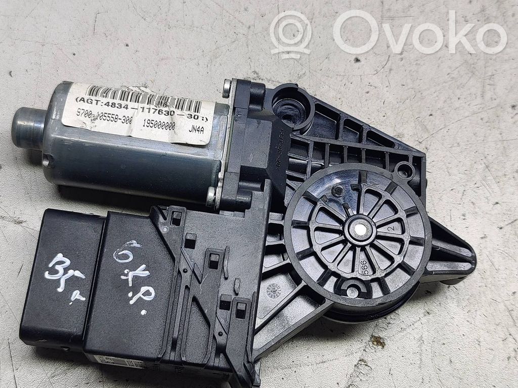 Volkswagen PASSAT B5.5 Silniczek podnoszenia szyby drzwi tylnych 