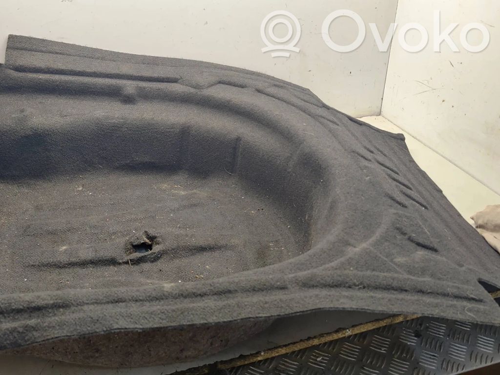 Volkswagen PASSAT B8 Wykładzina podłogowa bagażnika 