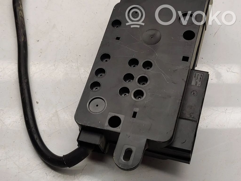 Volkswagen PASSAT CC Módulo de fusible 