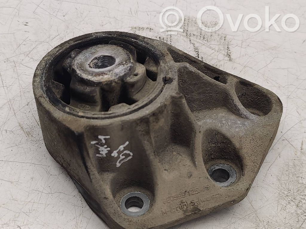 Audi A4 S4 B7 8E 8H Aizmugurējā reduktora stiprinājums / paduška 