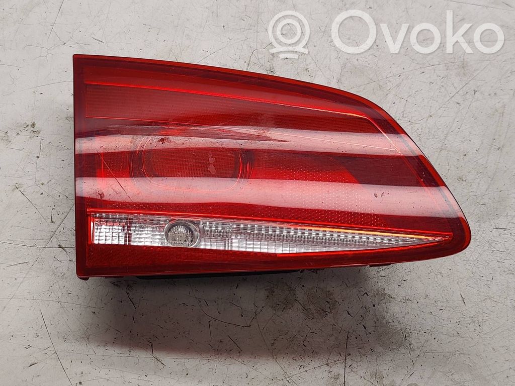 Volkswagen PASSAT B7 Lampy tylnej klapy bagażnika 