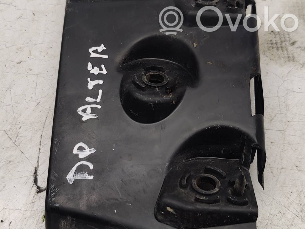 Front bumper mounting bracket   5P0807184
