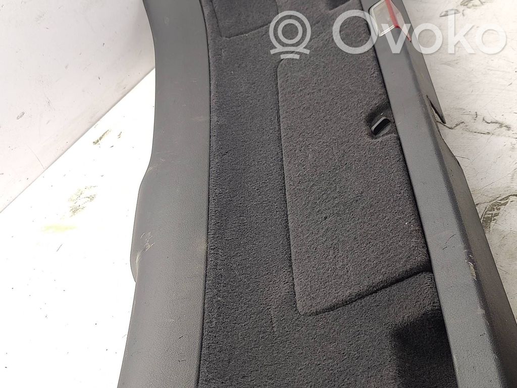 Audi A4 S4 B7 8E 8H Poszycie / Tapicerka tylnej klapy bagażnika 