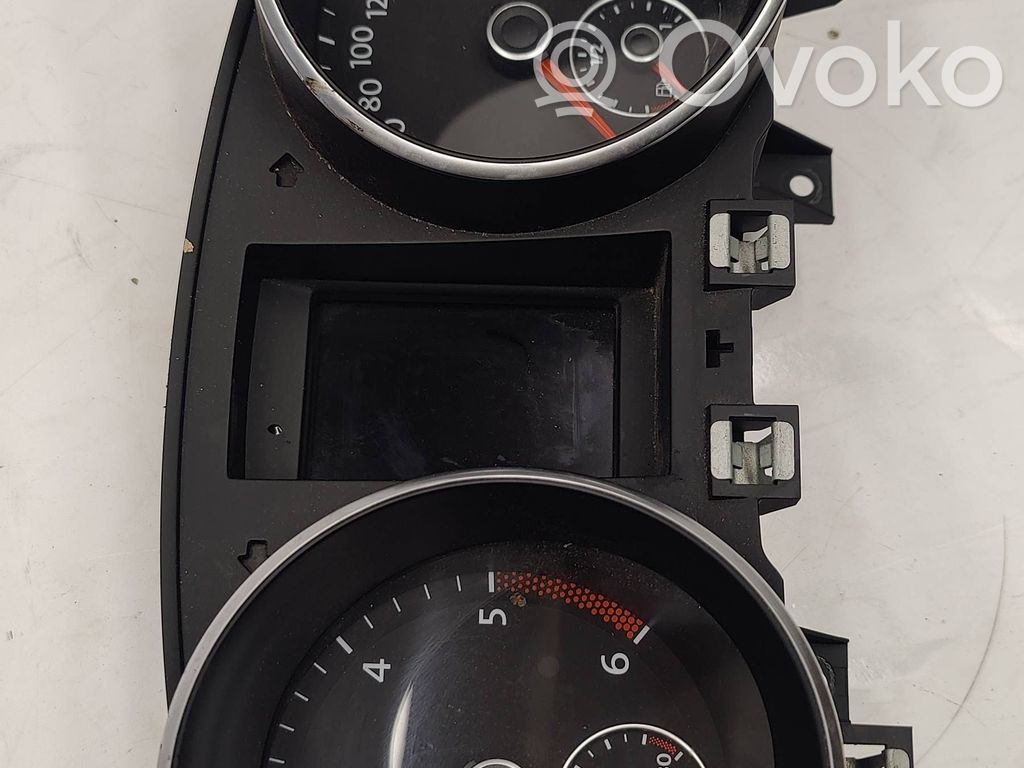 Volkswagen Golf VI Speedometer (instrument cluster) 