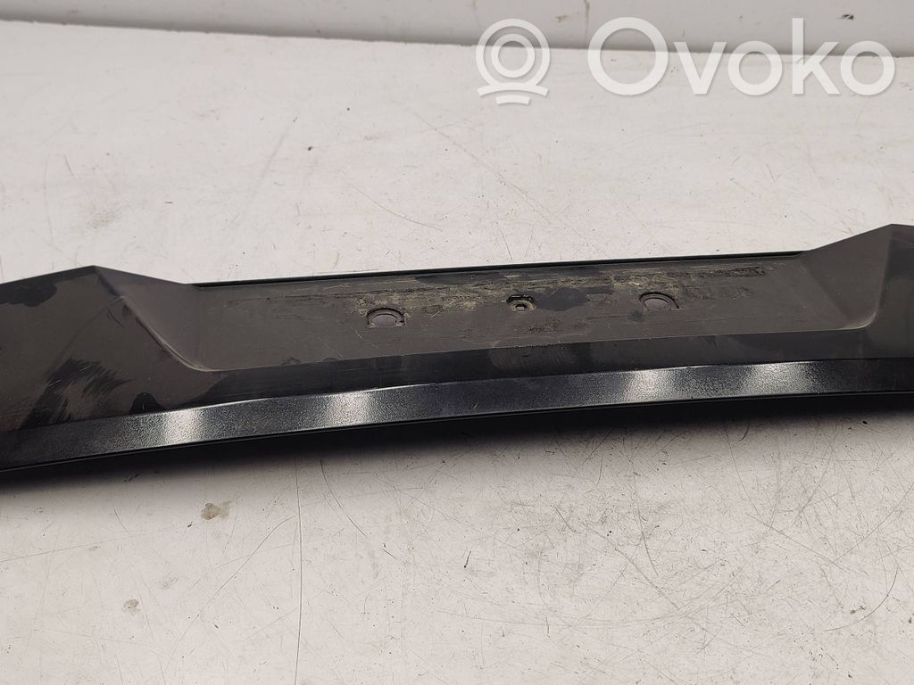 Moldura de la puerta trasera   7145994