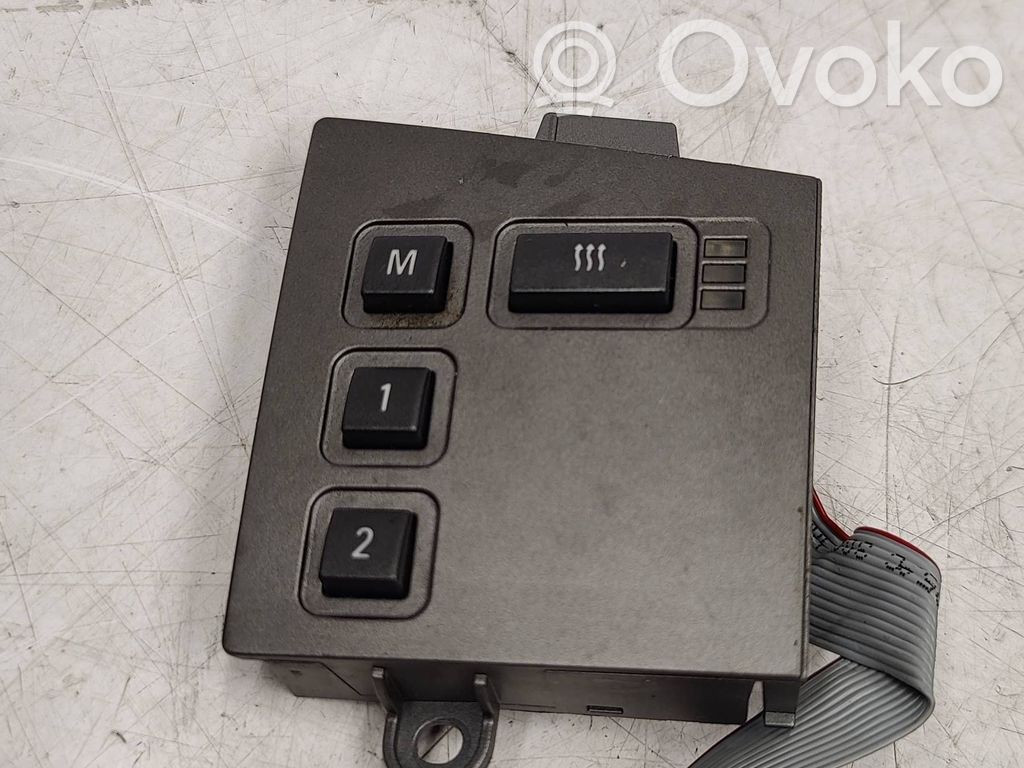 Seat memory switch   6918403