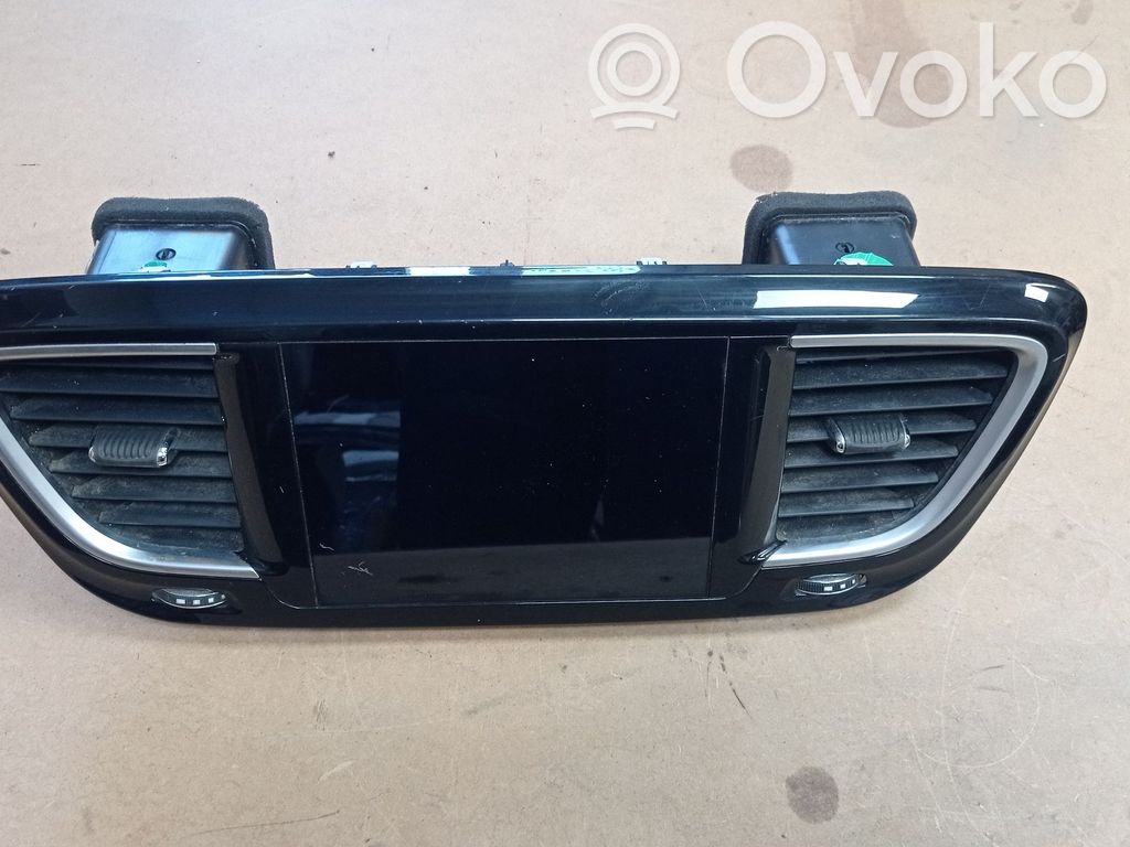Chrysler Pacifica Screen/display/small screen 