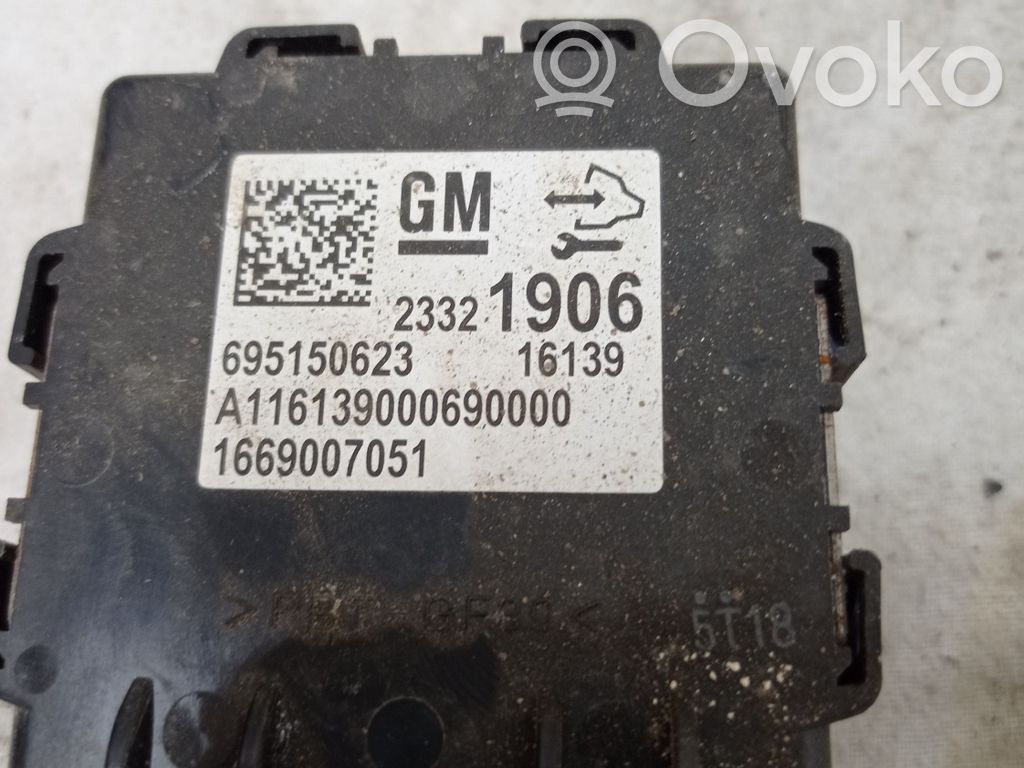 Chevrolet Volt II Air suspension control unit module (rear) 