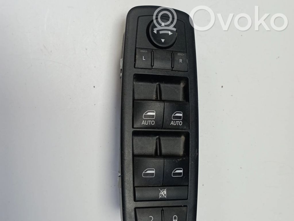 Chrysler Pacifica Elektrisko logu slēdzis 