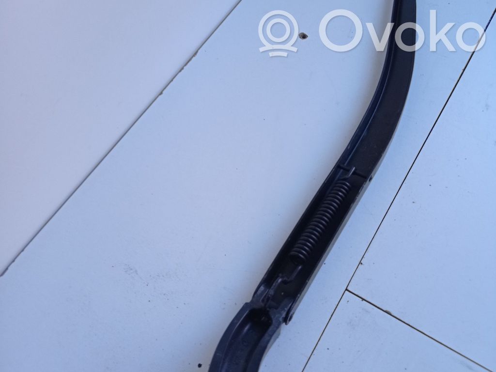 Buick Encore I Front wiper blade arm 