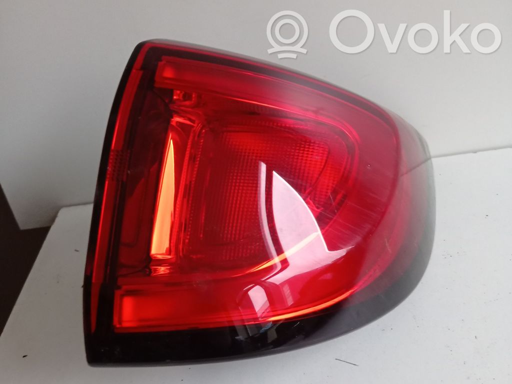 Chrysler Pacifica Rear/tail lights 