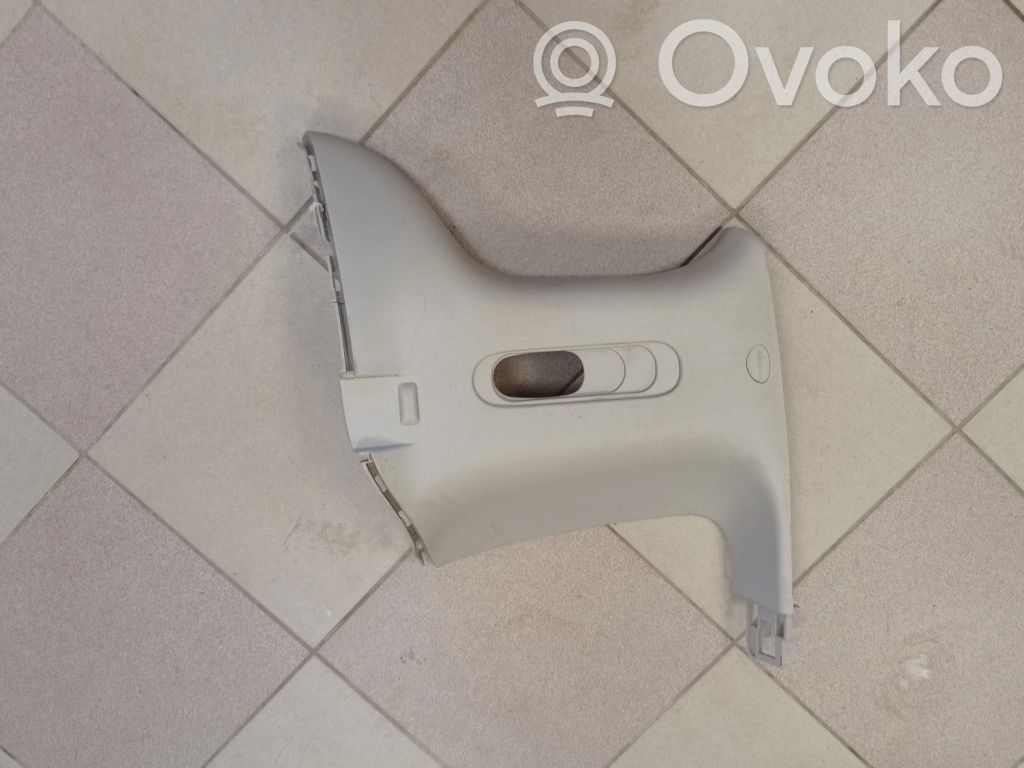 Chrysler Pacifica (C) pillar trim 