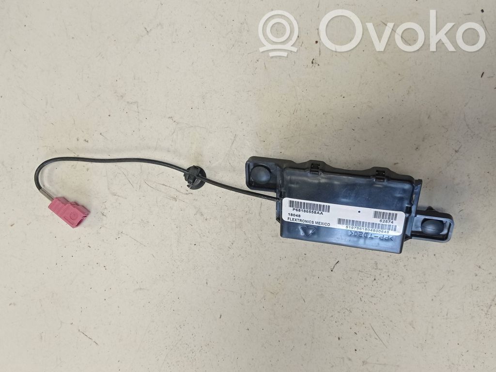 Chrysler Pacifica Aerial antenna amplifier 