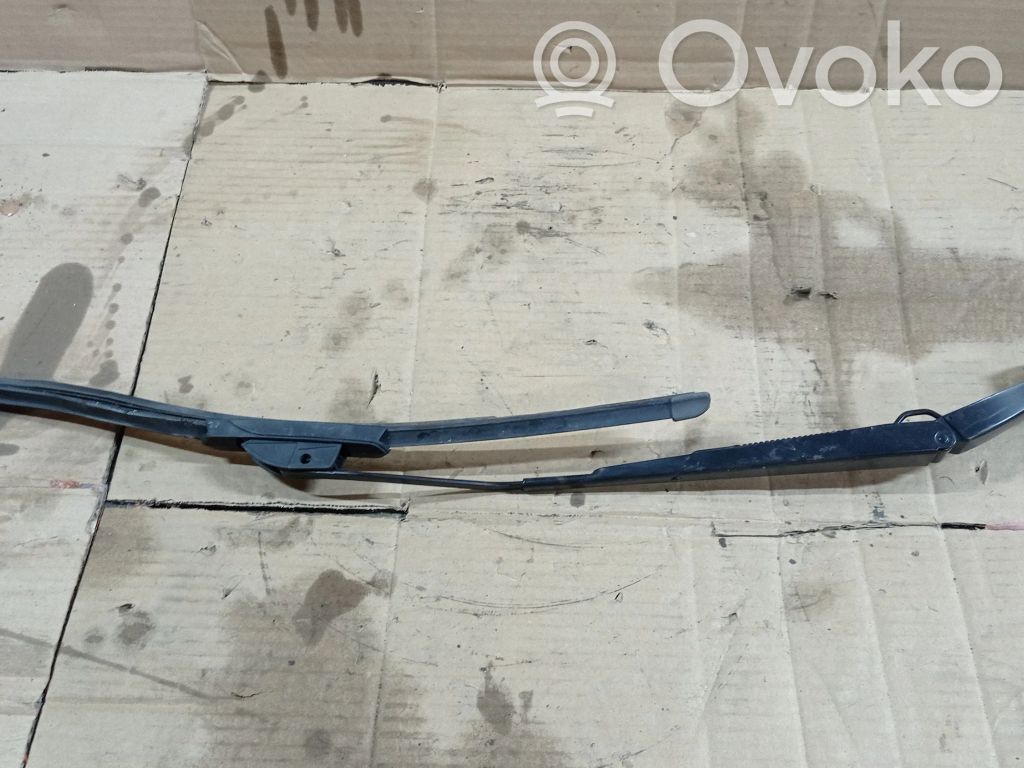 Chevrolet Camaro Priekšējā loga tīrītāja kājiņa 
