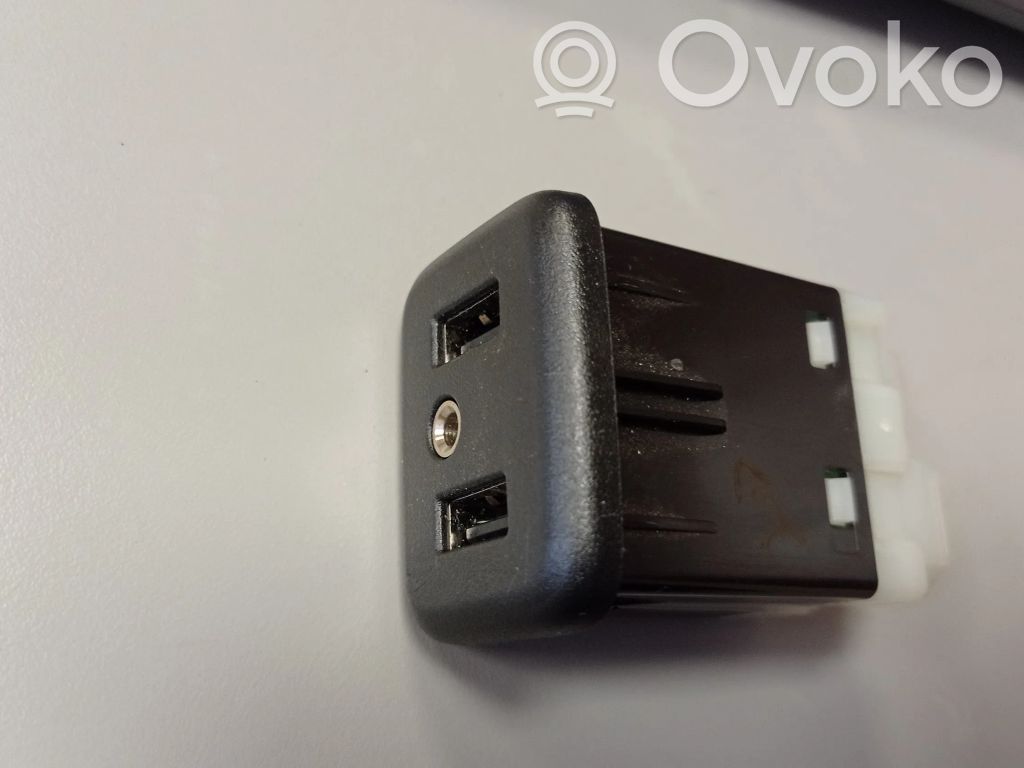 Gniazdo / Złącze USB   13519224,P13519224,35022700,35022700A